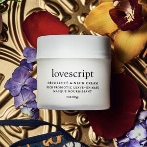 Lovescript Décolleté & Neck Cream Leave-On mask